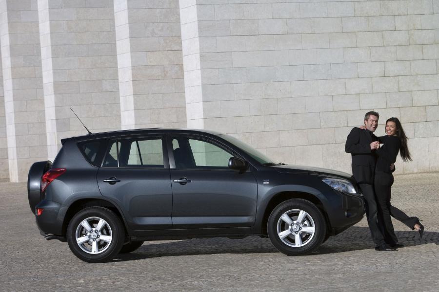  Toyota RAV4 2005 года  (фото 75 из 172)